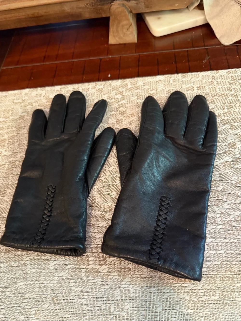 Wilson’s leather womens gloves Sz S